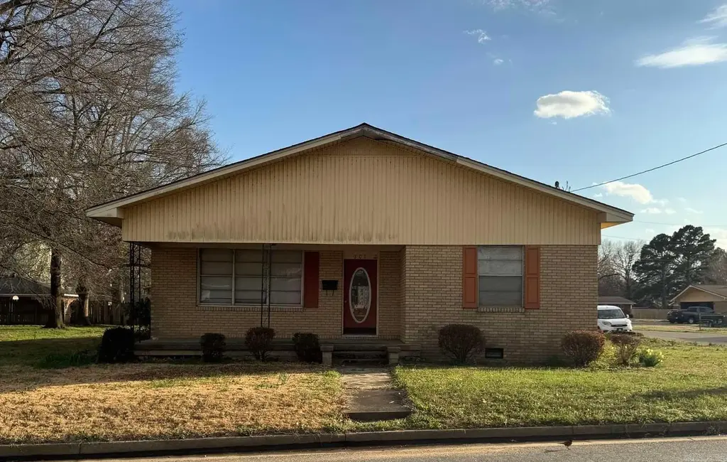 307 W Martin Dr, Wynne