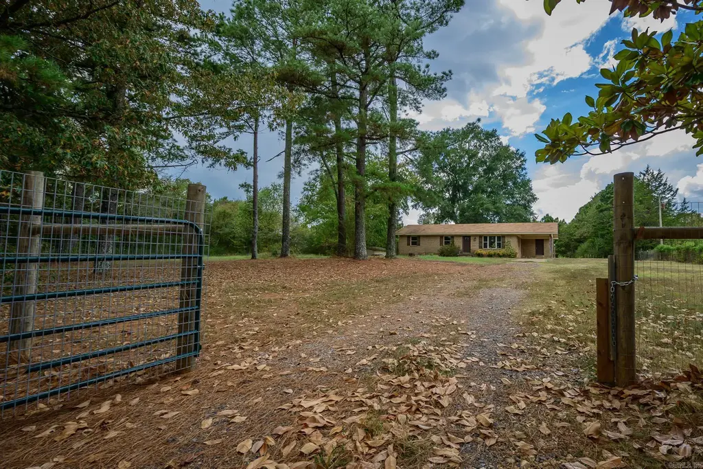 212 Polk Road 88, Mena