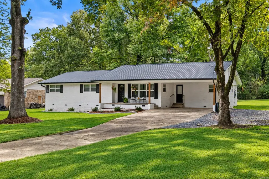 10400 Farris Avenue, Sherwood