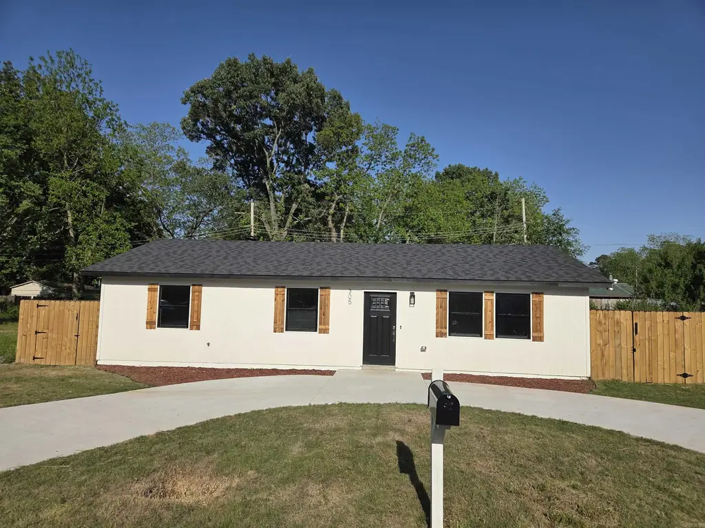 305 Thomas Circle, Lonoke