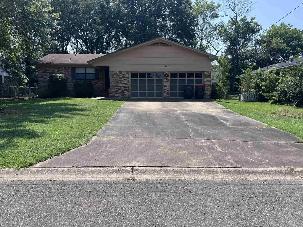 407 N Joplin Place, Russellville