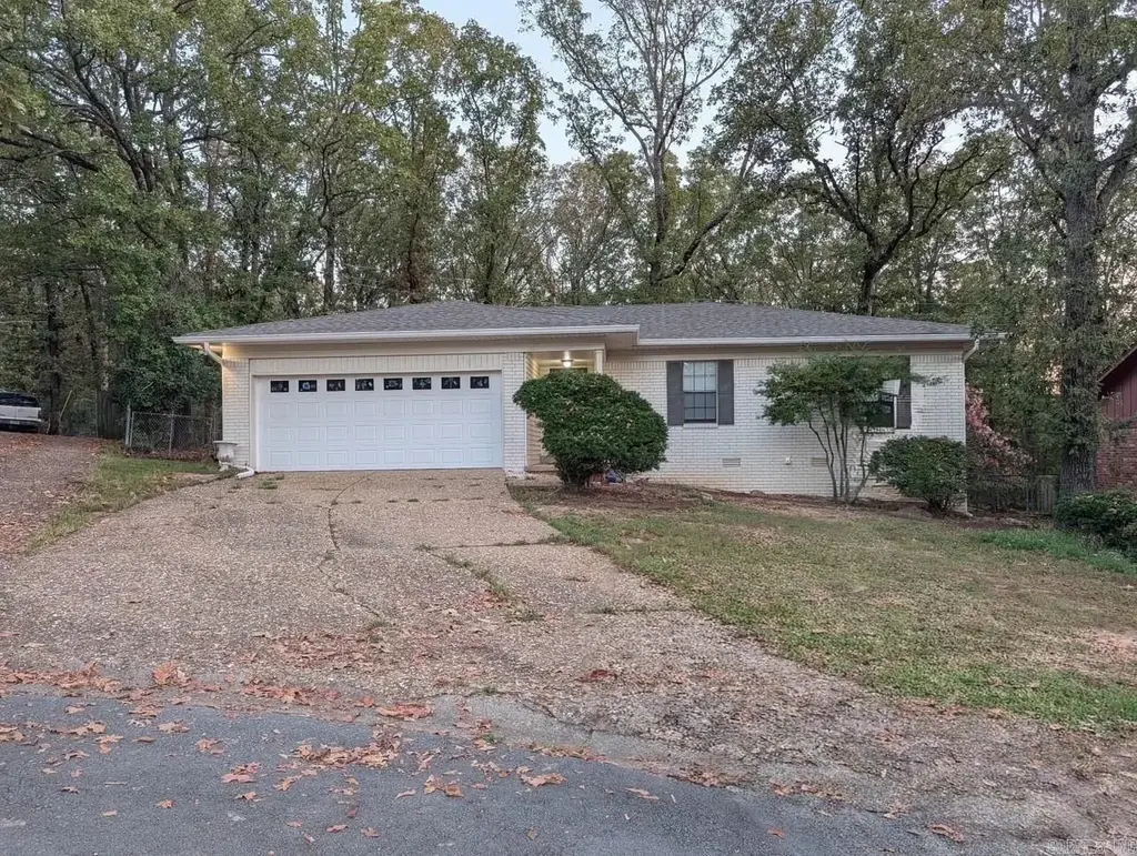 209 Creekwood Drive, Sherwood