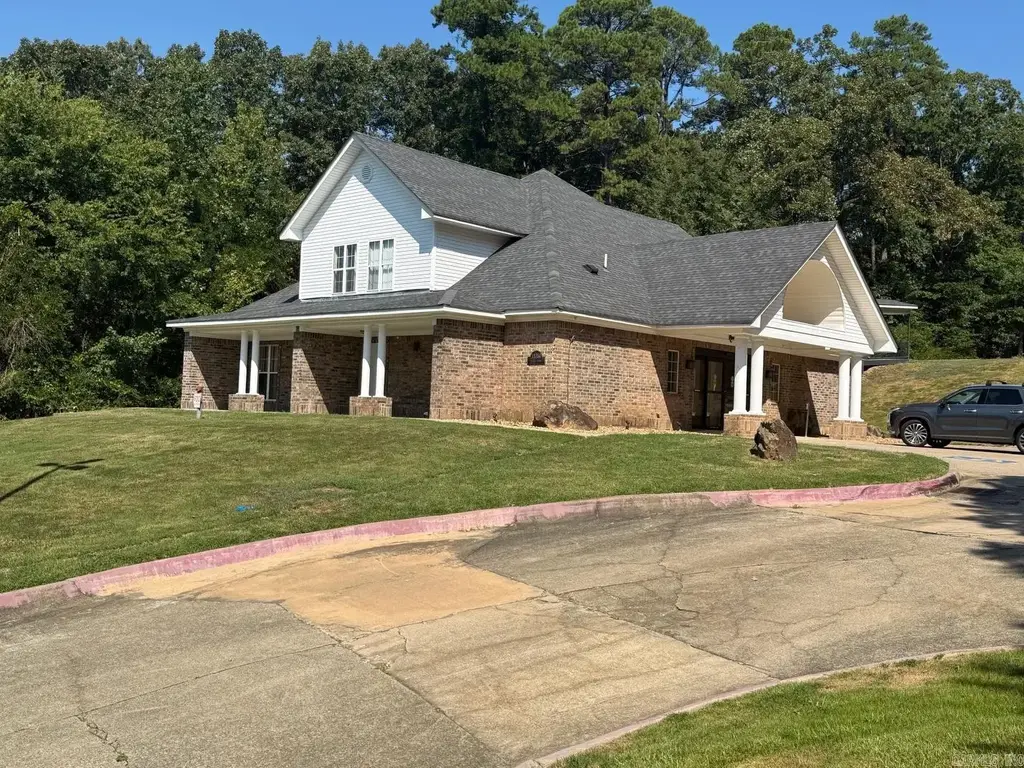 13310 Kanis Road, Little Rock