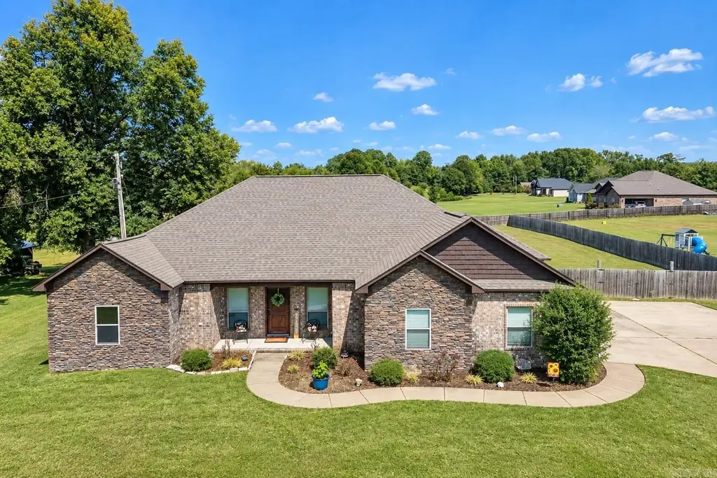 418 Hwy 225 W, Greenbrier