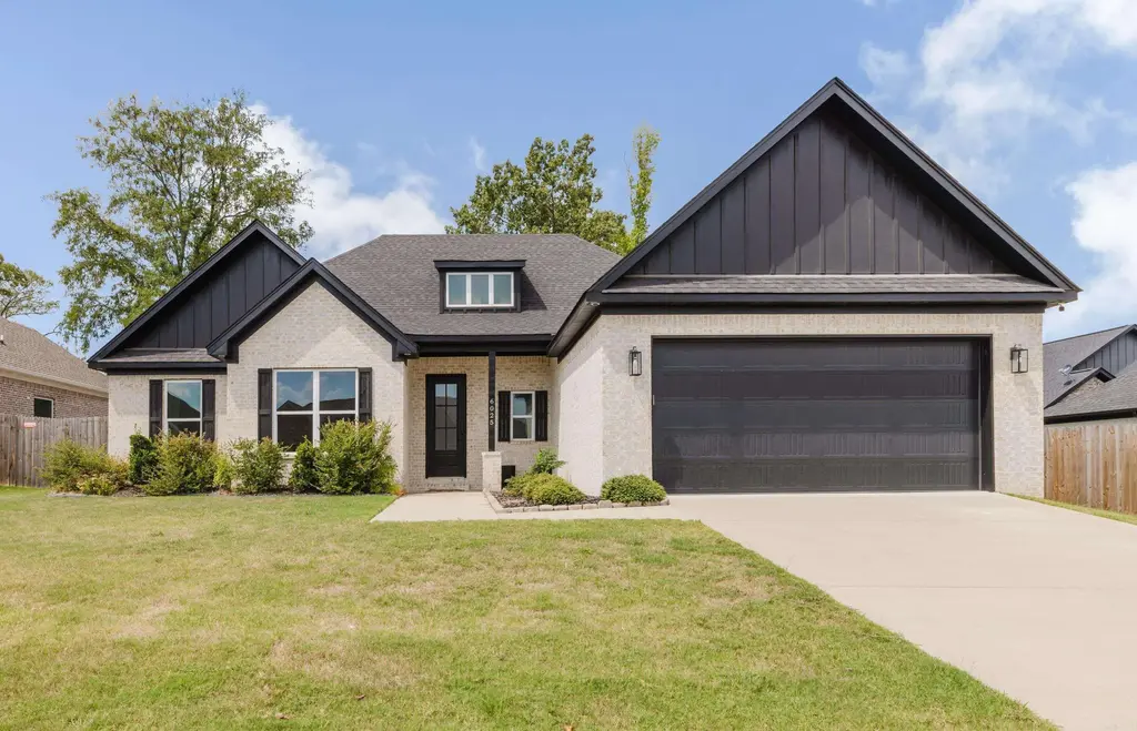6025 Coral Ridge Drive, Bryant