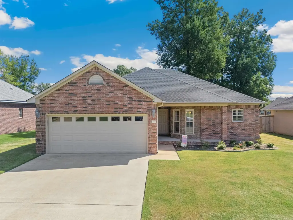 1490 Norbert Circle, Conway