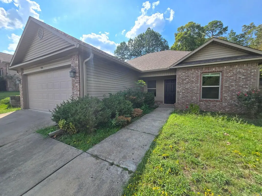 911 James Madison Drive, Benton
