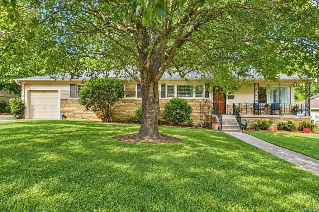 138 Ridge Road, Little Rock
