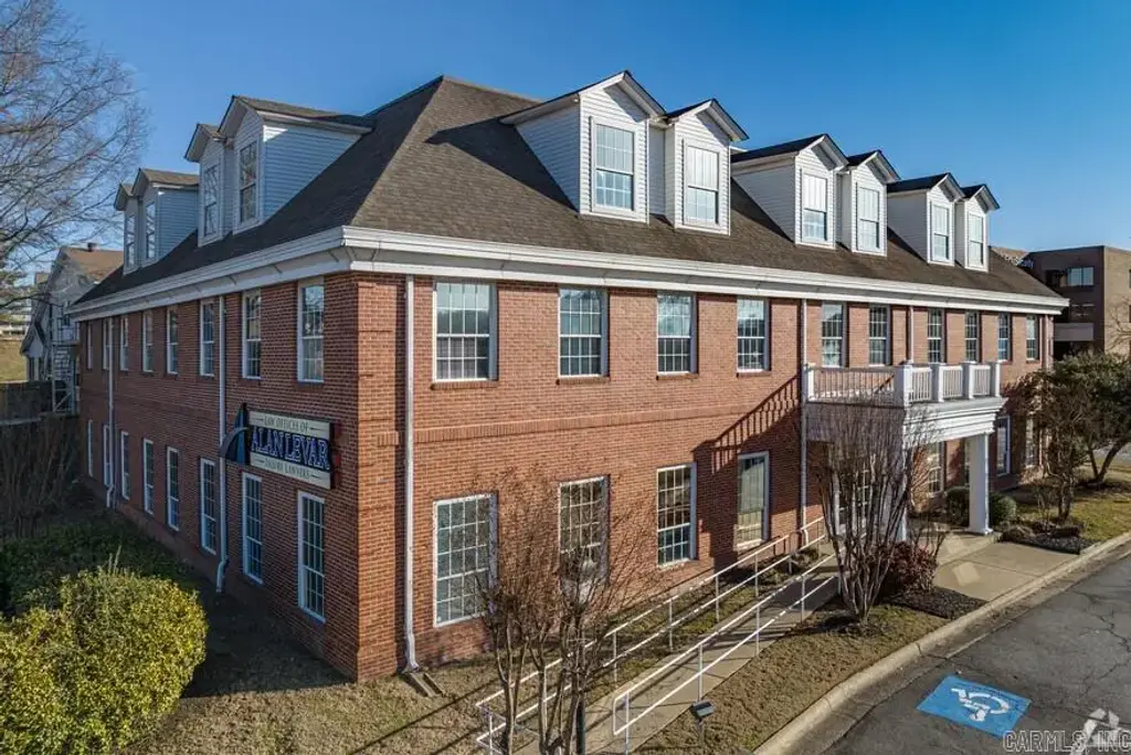 204 Executive Court, Little Rock