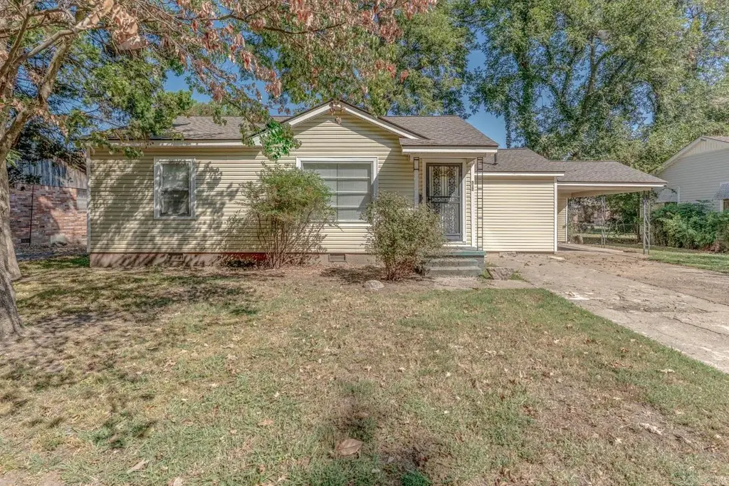 512 W Lee Ave, Osceola