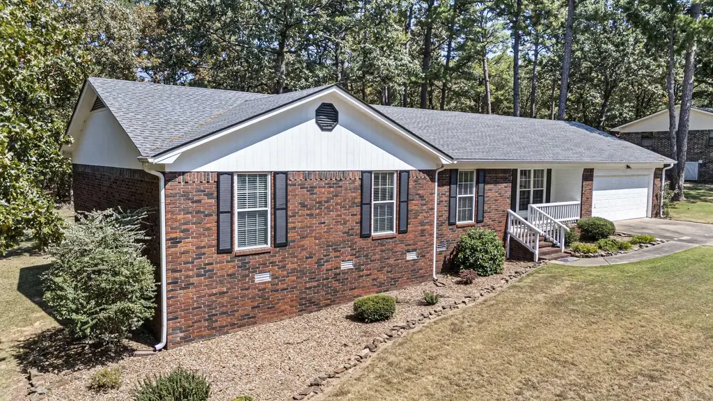 129 Dawn Circle, Russellville