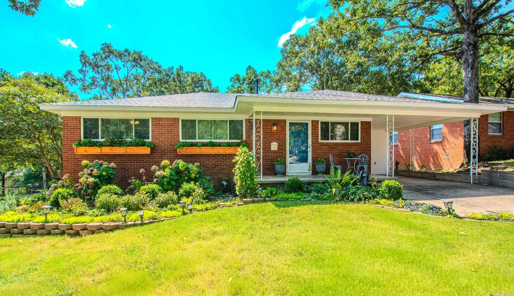 903 W 52nd Street, North Little Rock