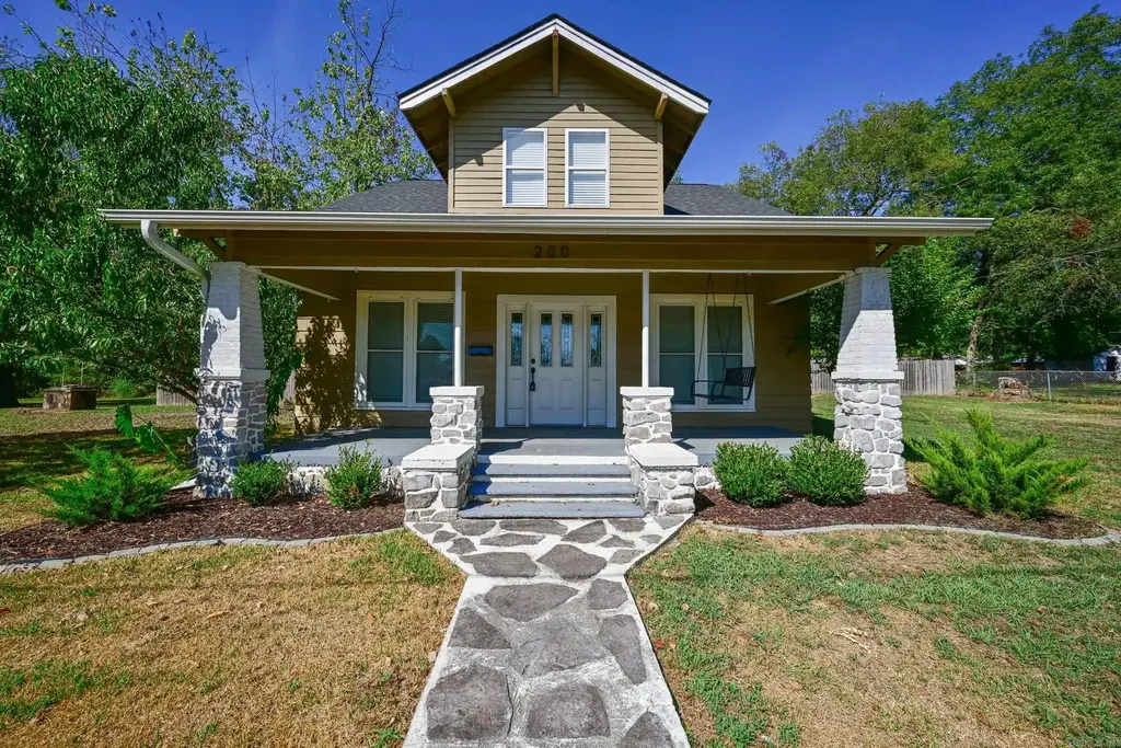200 Gann St, Mena