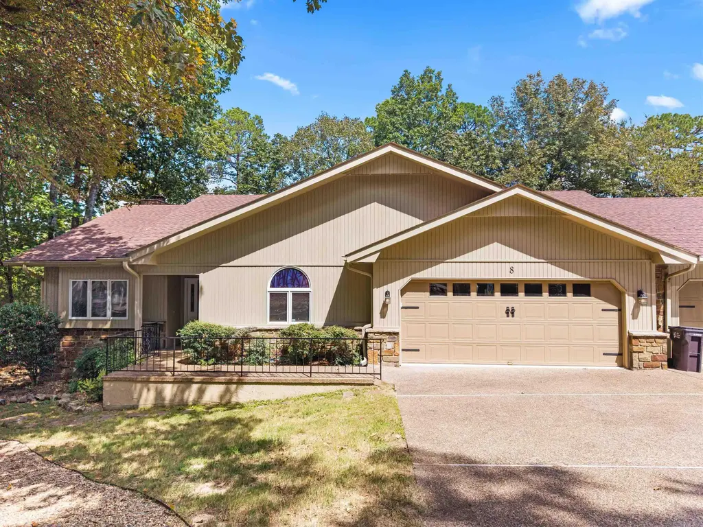 8 Lindsay Place, Hot Springs Village