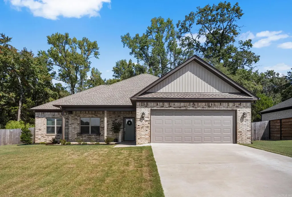 65 Lewis Loop, Greenbrier