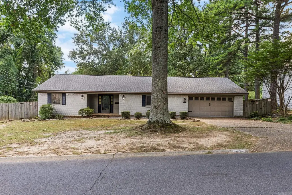 2624 Lakeview Road, North Little Rock