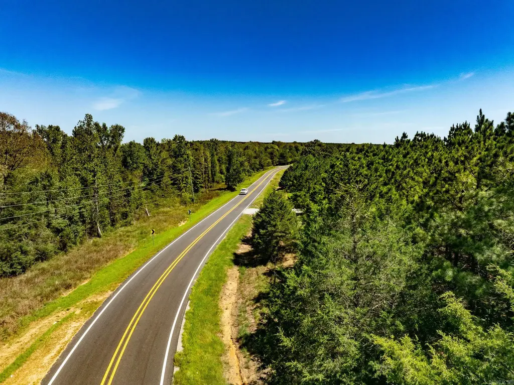 000 Hwy. 31, Romance