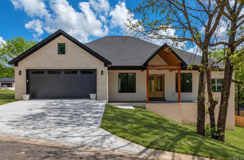 222 Cromwell Court, Hot Springs