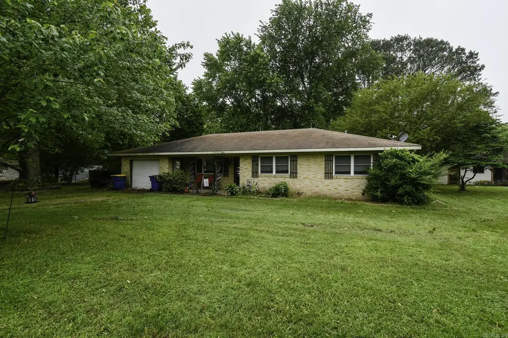 404 S Pine Street, Cabot