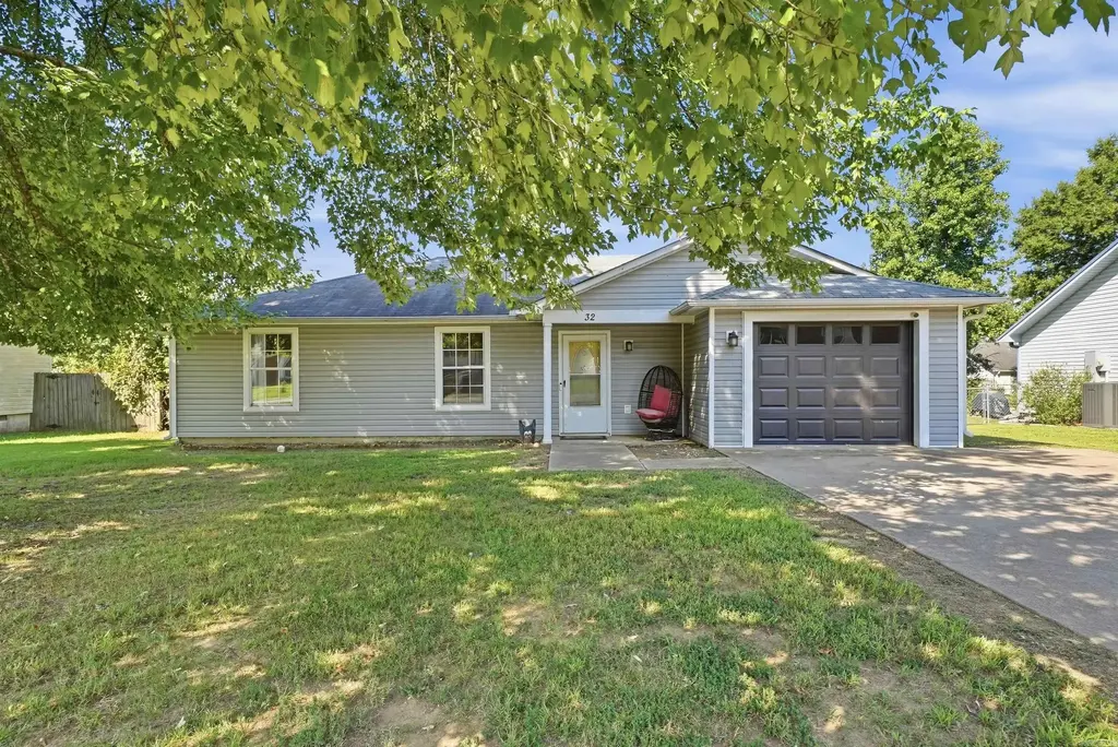 32 Burns Drive, Cabot
