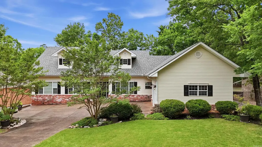 117 Cifuentes Way, Hot Springs Village