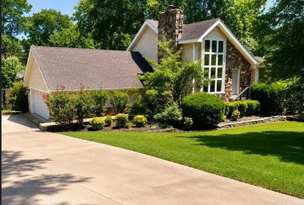 1804 Deerwood Drive, Jonesboro