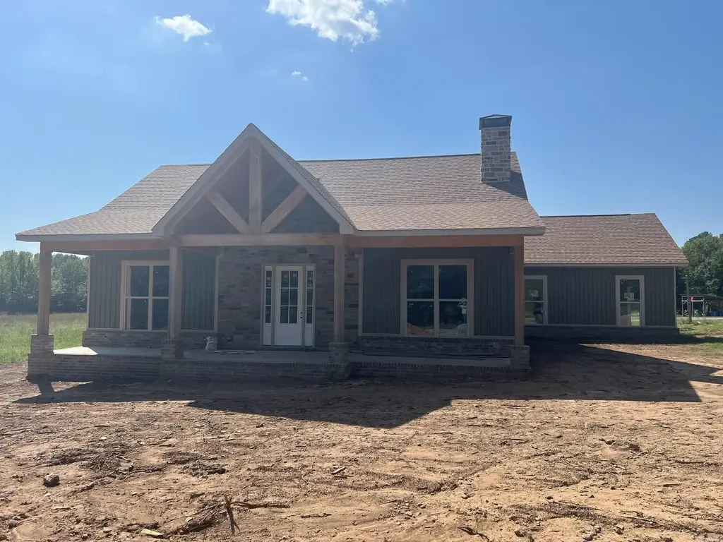 8 Mckim Ln, Greenbrier