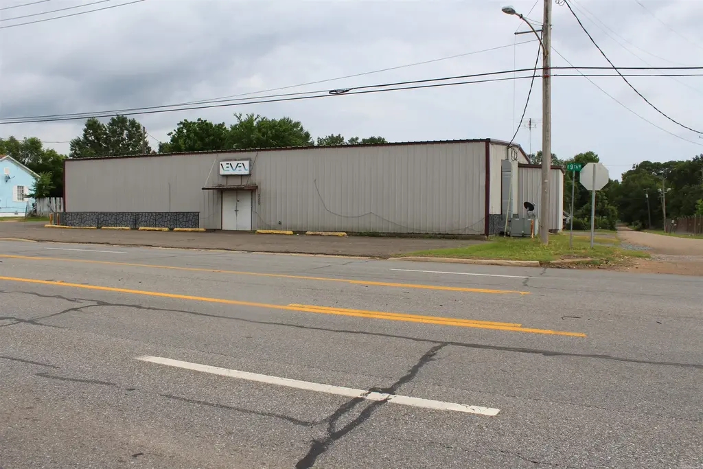 2506 E 9th Street, Texarkana