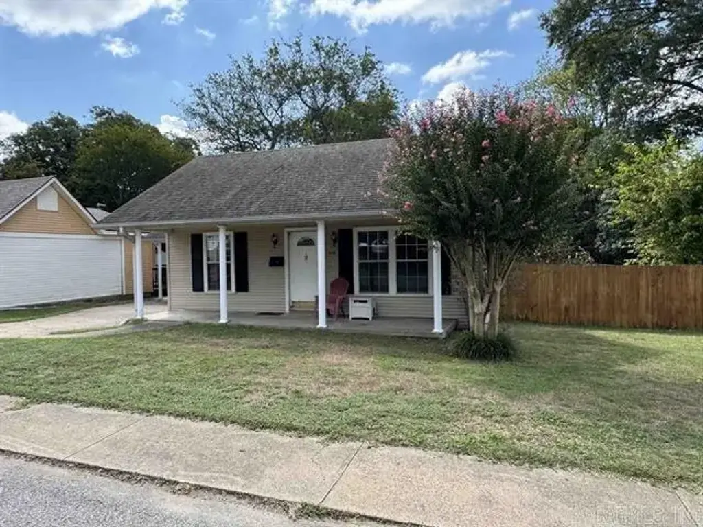 416 Jackman Street, Benton