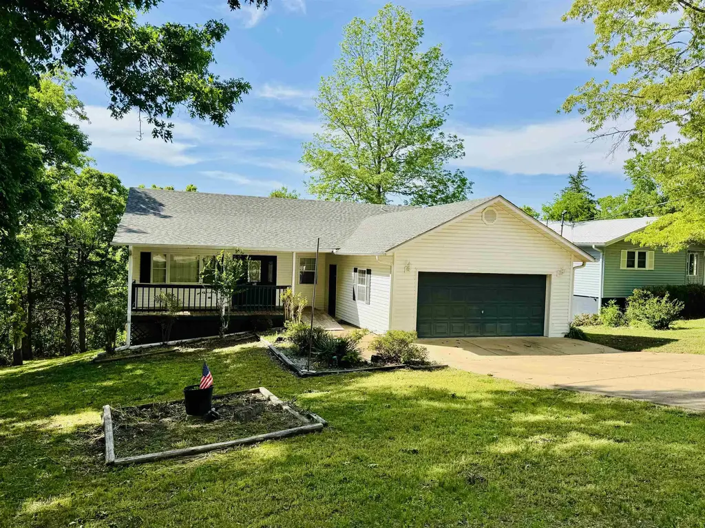 100 Powhatan Drive, Cherokee Village