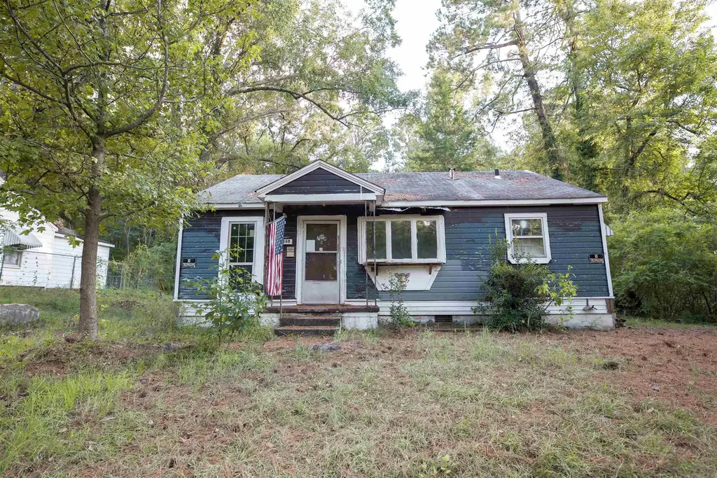 1069 Elm St, Camden