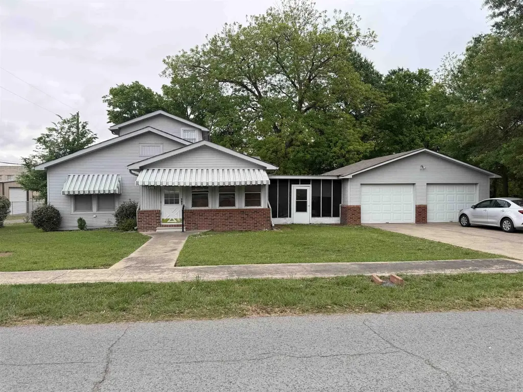 401 S Jefferson, Star City