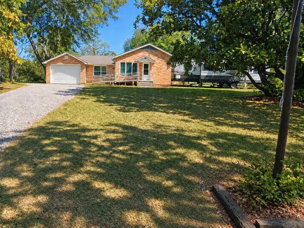 811 Central Road, Horatio