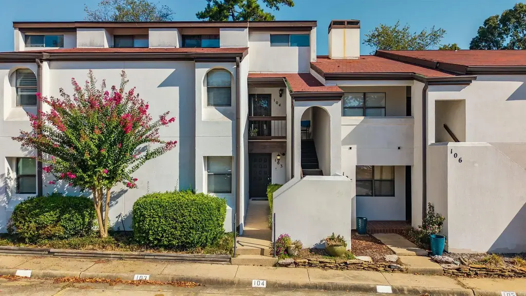 301 Kings Row #103 Drive, Little Rock