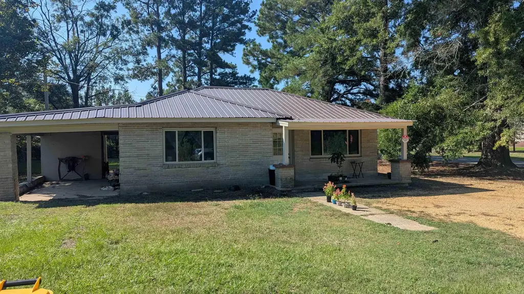103 E First, Poyen