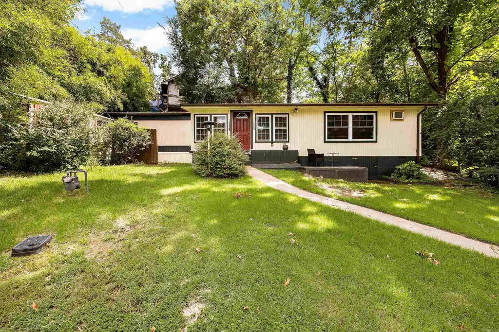 102 Woodstock Dr, Hot Springs