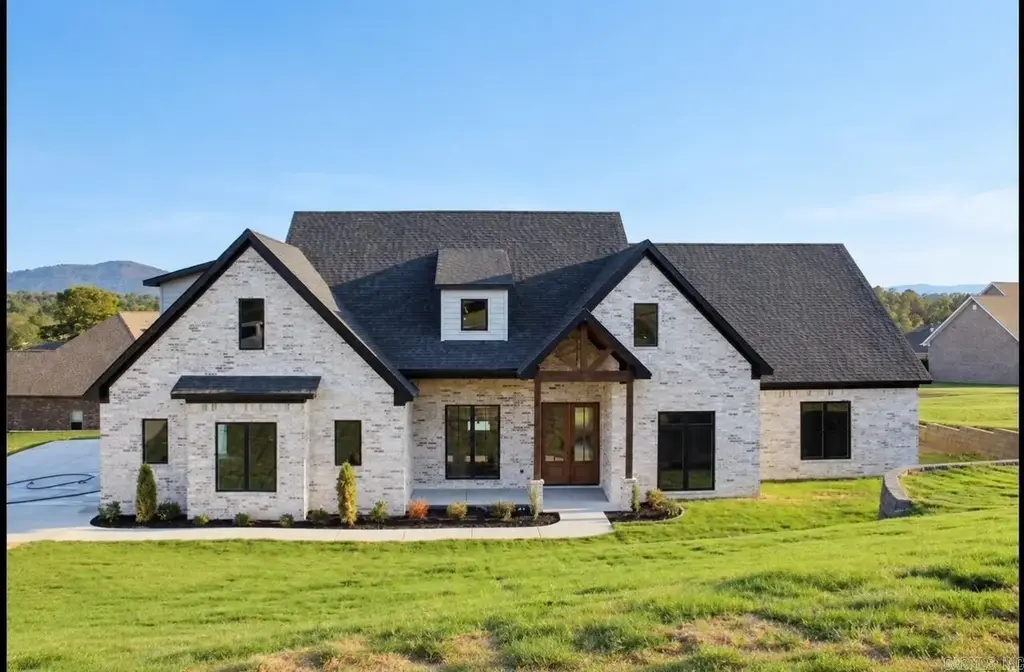 280 Chinook Drive, Hot Springs