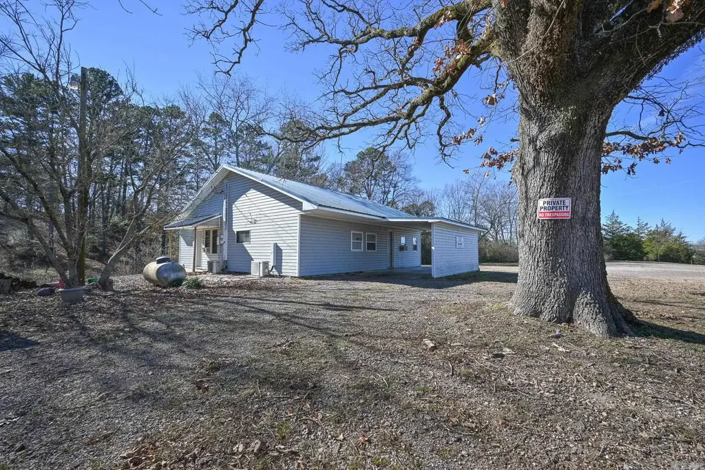 4574 Hwy 8 E, Mena