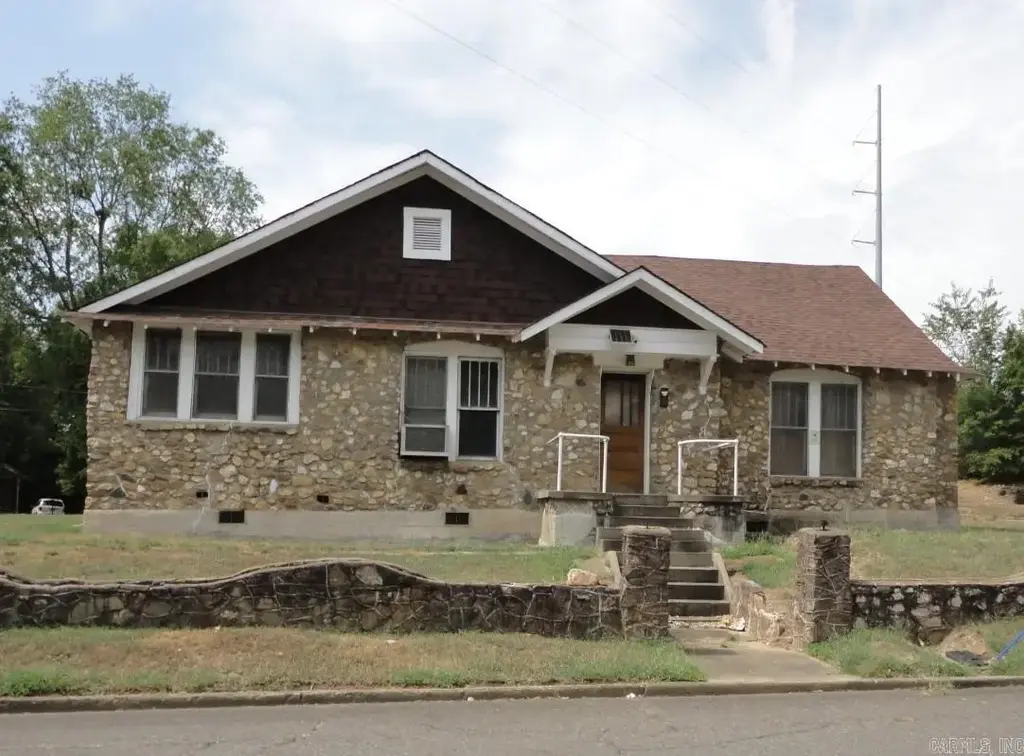 1148 Pleasant Street, Hot Springs