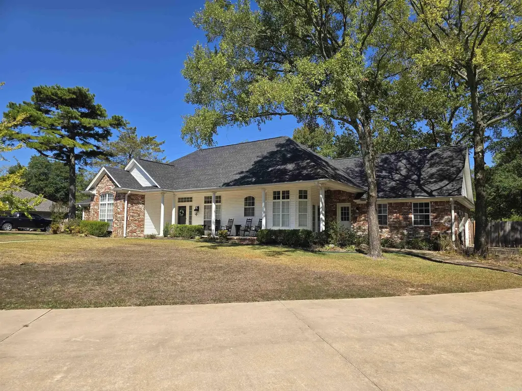 700 Prairie Creek Rd, Mena