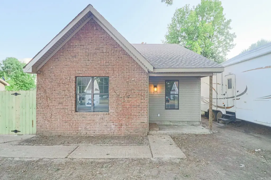 124 Jennifer, Trumann