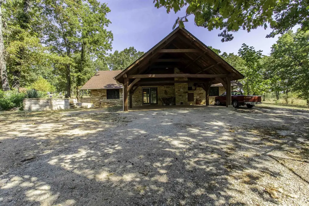 2616 Hwy 62, Highland