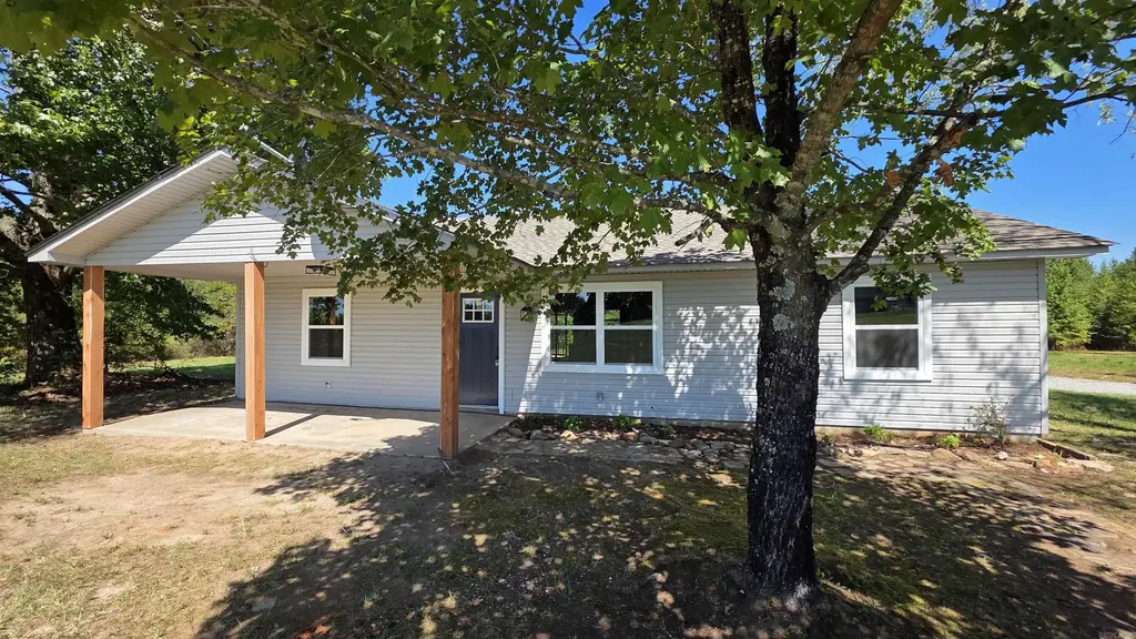 2701 State Highway 818, Clarksville