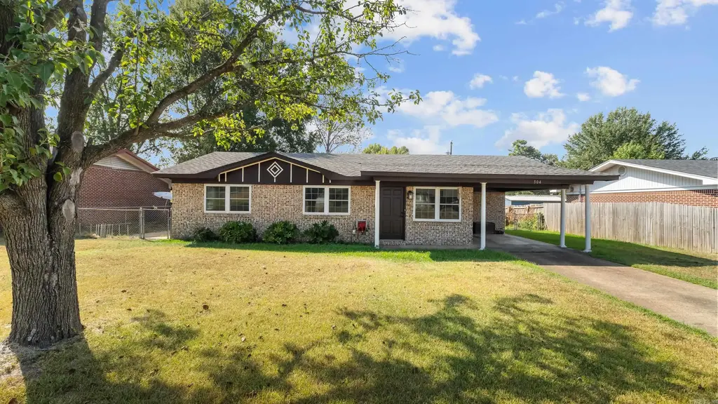 304 W Greenfield Drive, Wake Village
