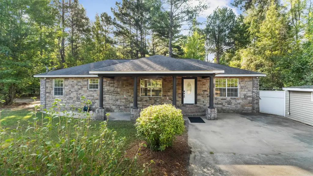 5624 E Broad Street, Texarkana