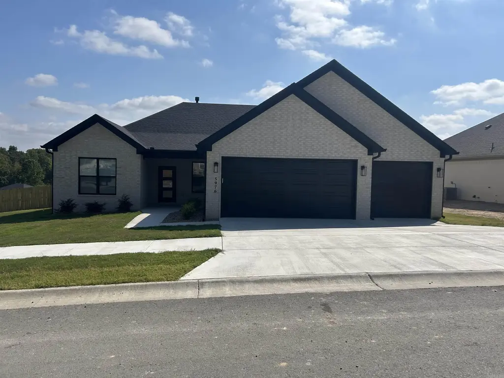 5976 Midway Dr, Alexander