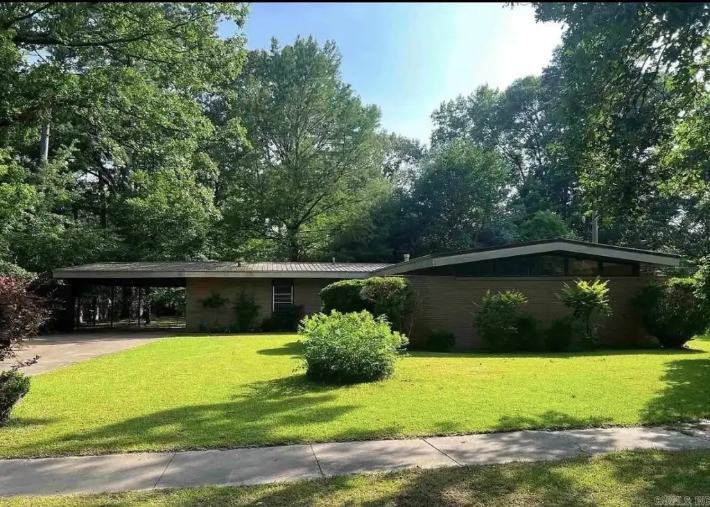 1006 Camp Road, Crossett