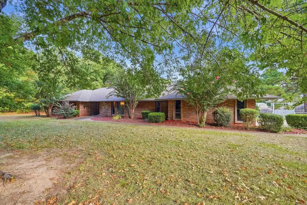 1414 Country Club Road, Arkadelphia