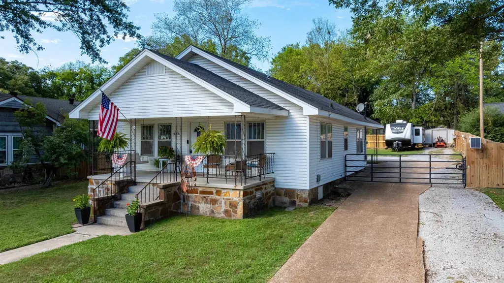 523 S Broad St, Batesville