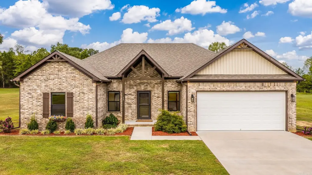 12 Otto Landing Dr, Greenbrier